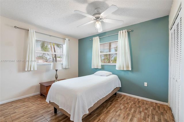 7201 SW 4th St, North Lauderdale, FL 33068