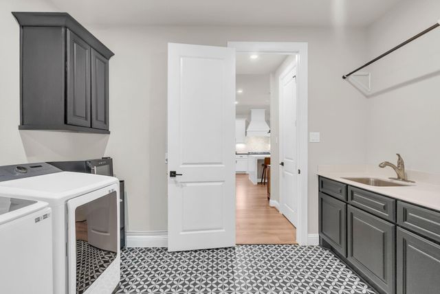 10494 Lake Palmetto Drive, Conroe, TX 77385