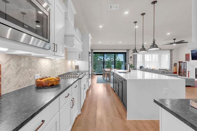 10494 Lake Palmetto Drive, Conroe, TX 77385