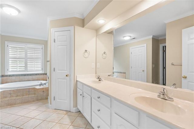 115 Surrey Path Court, Winston-salem, NC 27104