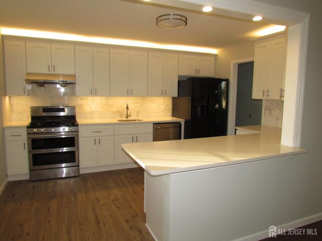 5284 Deborah Drive, Piscataway, NJ 08854
