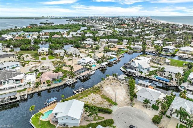 18 Avenida Carita, Fort Myers Beach, FL 33931