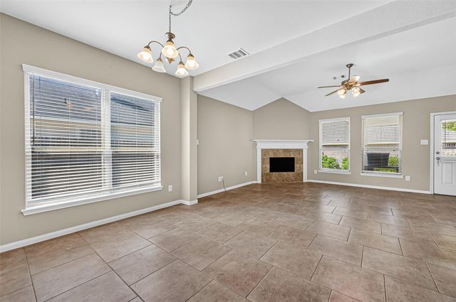 707 Paradise Lane, Montgomery, TX 77356