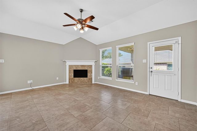 707 Paradise Lane, Montgomery, TX 77356