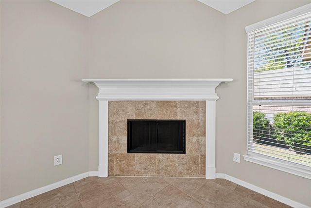 707 Paradise Lane, Montgomery, TX 77356