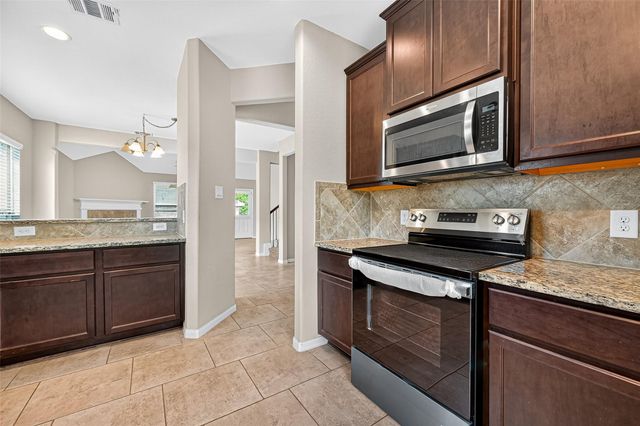 707 Paradise Lane, Montgomery, TX 77356