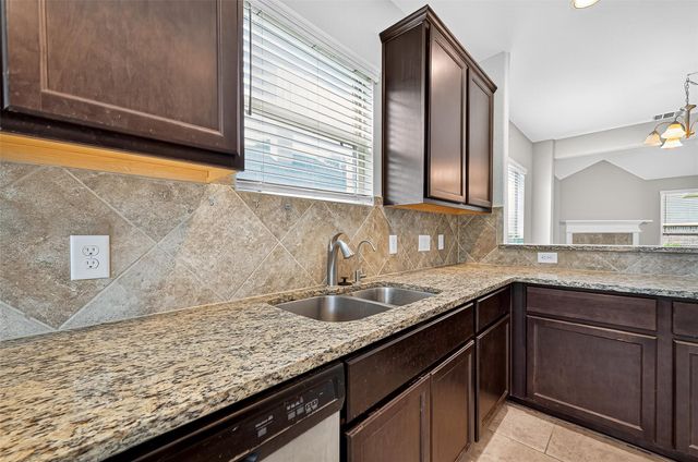 707 Paradise Lane, Montgomery, TX 77356
