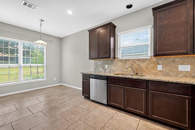 707 Paradise Lane, Montgomery, TX 77356