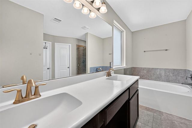 707 Paradise Lane, Montgomery, TX 77356