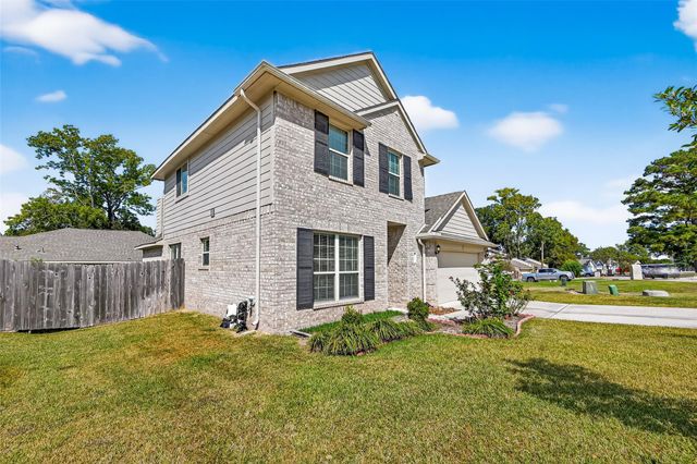 707 Paradise Lane, Montgomery, TX 77356
