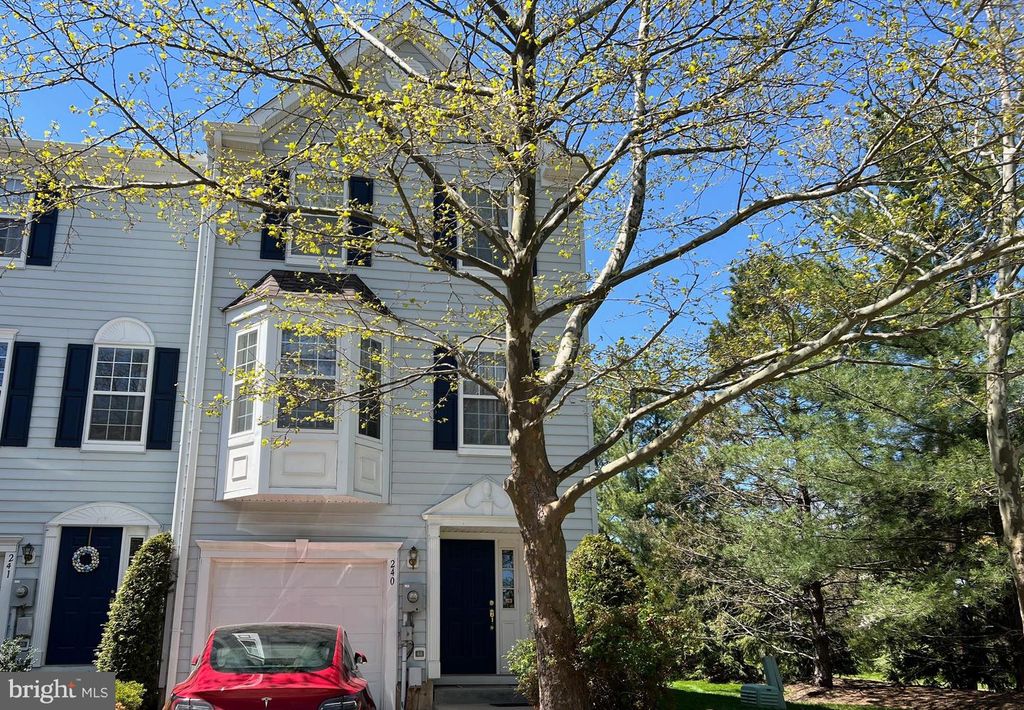 240 WILLIAM LIVINGSTON CT, Princeton, NJ 08540
