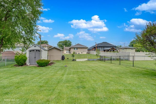 9020 Nashville Avenue, Oak Lawn, IL 60453