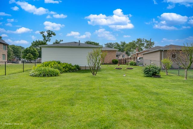 9020 Nashville Avenue, Oak Lawn, IL 60453
