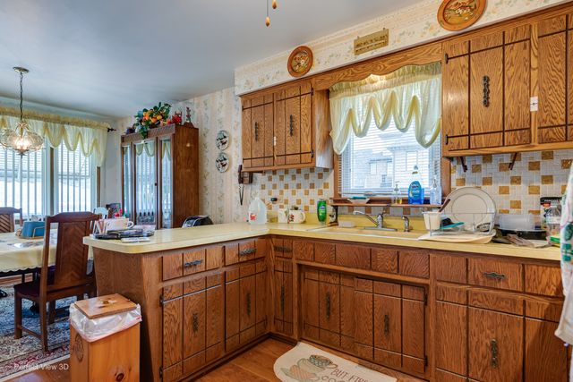 9020 Nashville Avenue, Oak Lawn, IL 60453