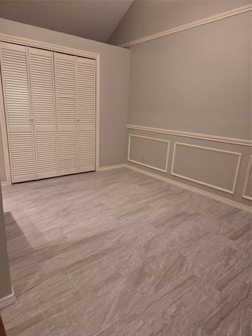 718 Red Oak Drive, Lewisville, TX 75067