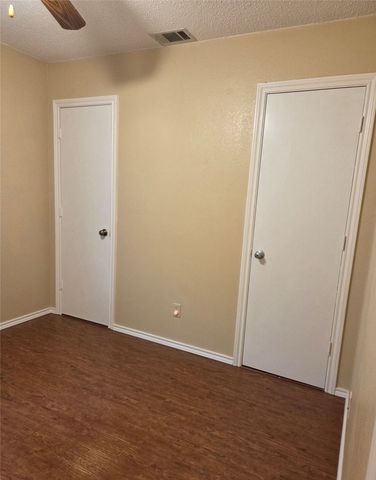 718 Red Oak Drive, Lewisville, TX 75067