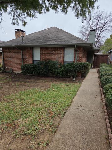 718 Red Oak Drive, Lewisville, TX 75067