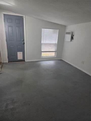 718 Red Oak Drive, Lewisville, TX 75067