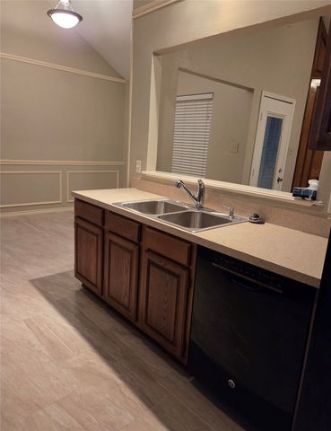 718 Red Oak Drive, Lewisville, TX 75067