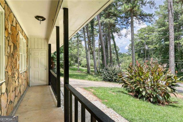 3185 Village Glen Trail, Snellville, GA 30039