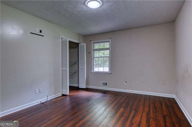 3185 Village Glen Trail, Snellville, GA 30039