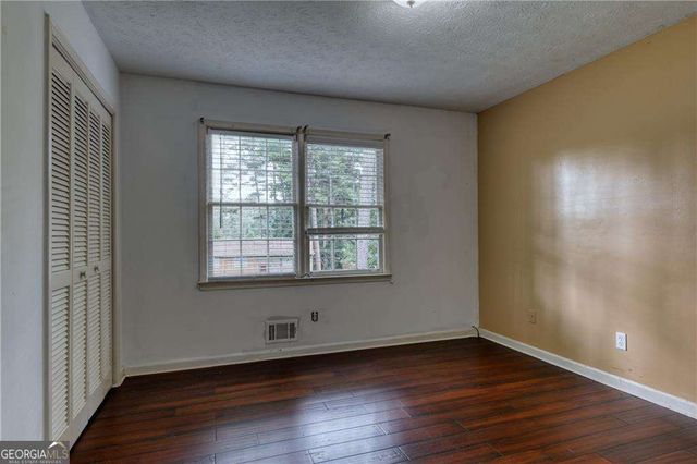 3185 Village Glen Trail, Snellville, GA 30039