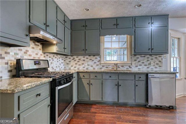 3185 Village Glen Trail, Snellville, GA 30039