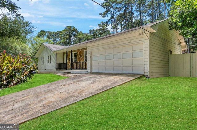 3185 Village Glen Trail, Snellville, GA 30039