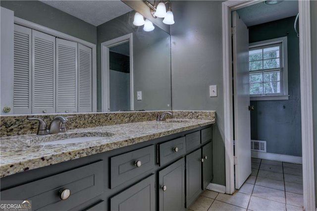 3185 Village Glen Trail, Snellville, GA 30039