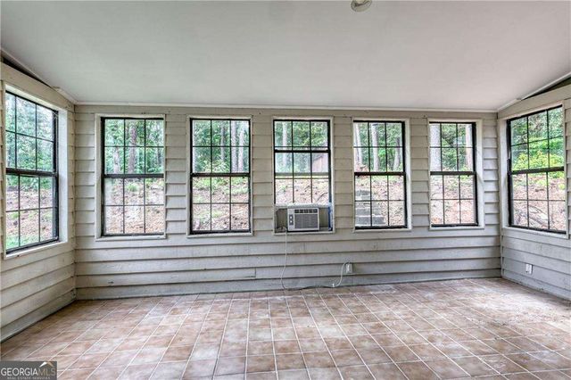 3185 Village Glen Trail, Snellville, GA 30039