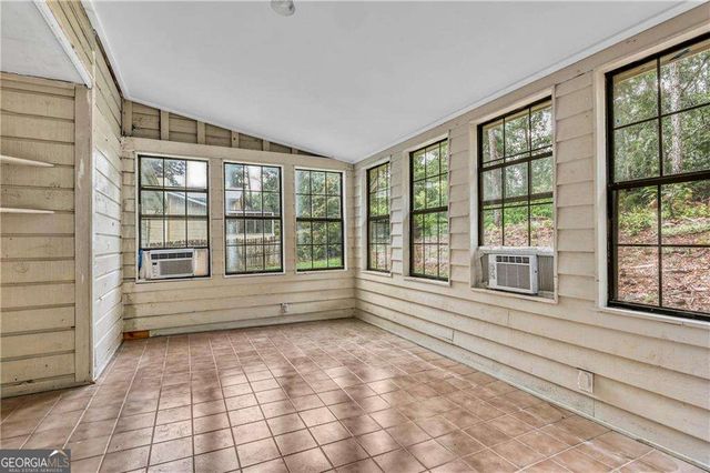 3185 Village Glen Trail, Snellville, GA 30039