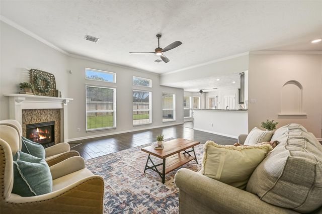 2015 Stonecrest Way, Pearland, TX 77581