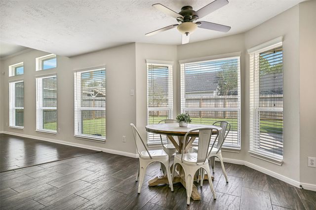 2015 Stonecrest Way, Pearland, TX 77581