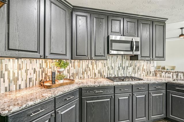 2015 Stonecrest Way, Pearland, TX 77581