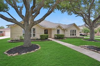 2015 Stonecrest Way, Pearland, TX 77581