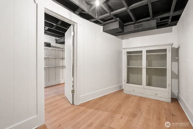 360 Howe Street, Seattle, WA 98109
