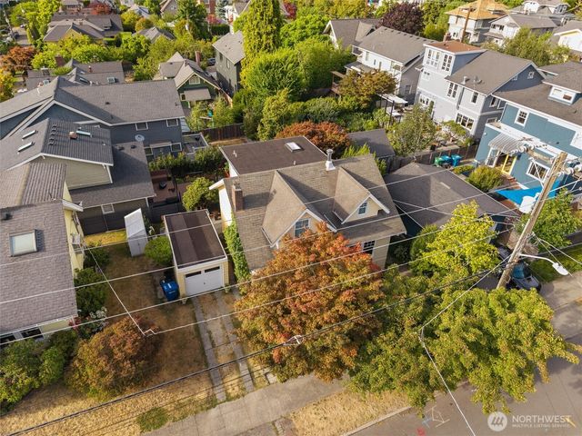 360 Howe Street, Seattle, WA 98109
