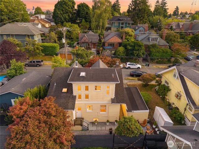 360 Howe Street, Seattle, WA 98109