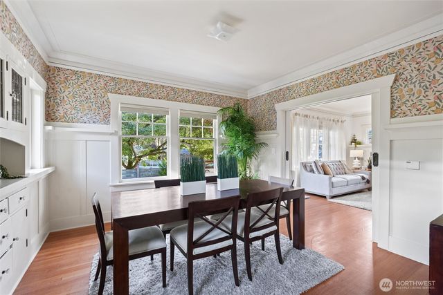 360 Howe Street, Seattle, WA 98109