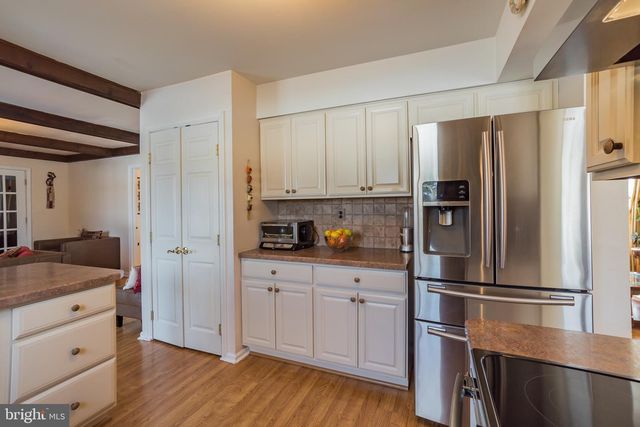 2 HERITAGE VALLEY DR, Sewell, NJ 08080