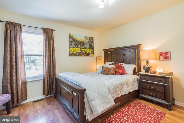 2 HERITAGE VALLEY DR, Sewell, NJ 08080