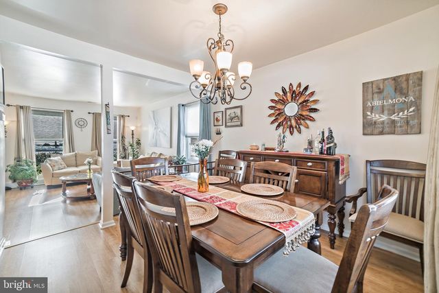 2 HERITAGE VALLEY DR, Sewell, NJ 08080