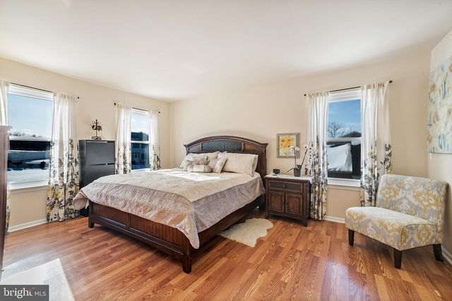 2 HERITAGE VALLEY DR, Sewell, NJ 08080