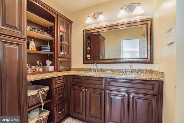 2 HERITAGE VALLEY DR, Sewell, NJ 08080