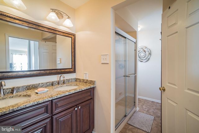 2 HERITAGE VALLEY DR, Sewell, NJ 08080