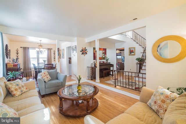 2 HERITAGE VALLEY DR, Sewell, NJ 08080