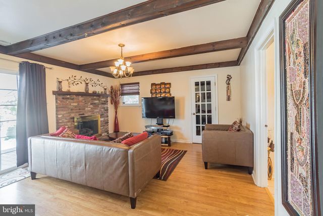 2 HERITAGE VALLEY DR, Sewell, NJ 08080