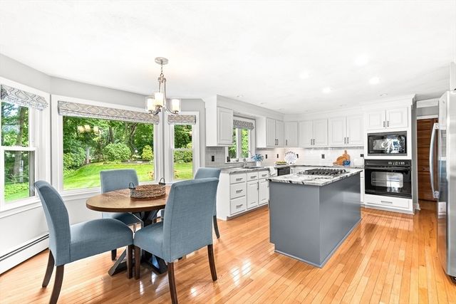 361 Marbleridge Rd, North Andover, MA 01845