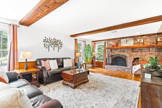 361 Marbleridge Rd, North Andover, MA 01845