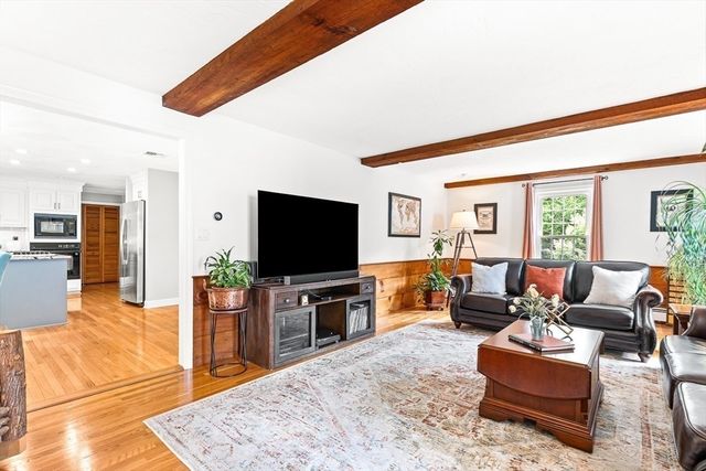 361 Marbleridge Rd, North Andover, MA 01845